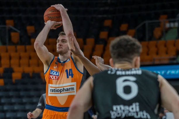 整体对抗强 整体对抗强