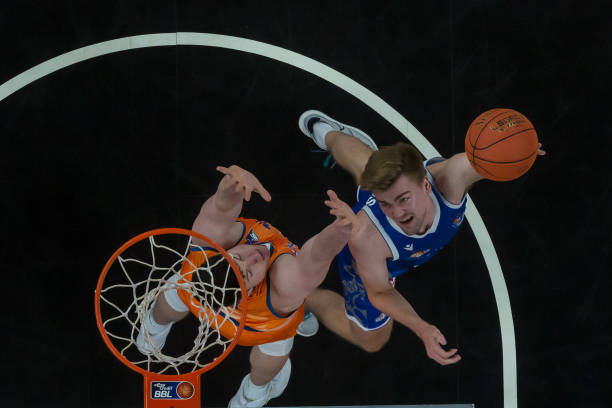 他展现了强 他展现了强