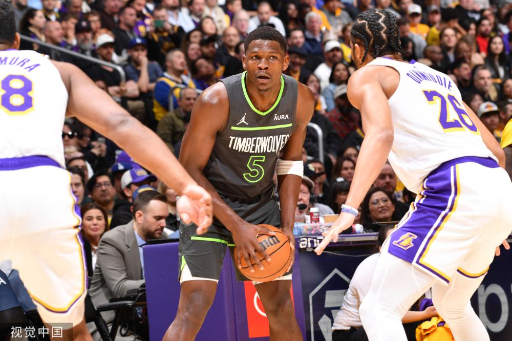 现夺得男子 现夺得男子